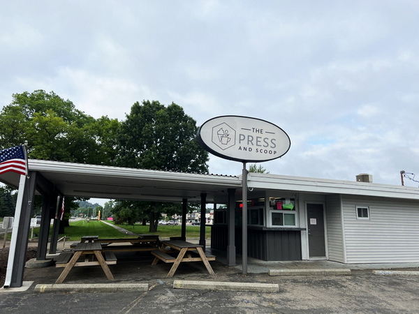A&W Restaurant - Highland - 2120 S Milford Rd (newer photo)